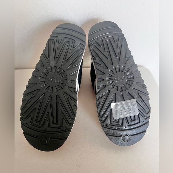 NWOT Ugg Neumel Lined Men’s Suede Boots Mashup Black Red Size 9 MSRP $150 - Picture 9 of 9